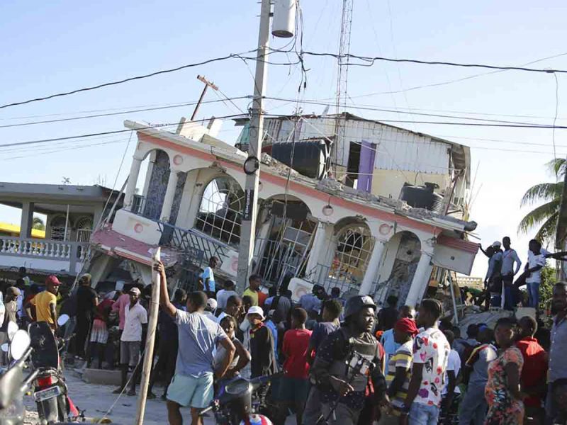 Cientos de muertos y heridos en Haití tras sismo de 7.2