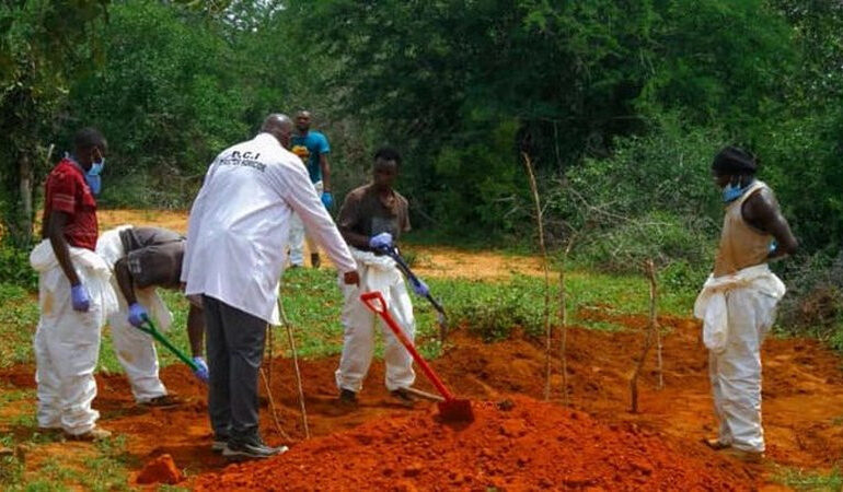 Sube el número de cuerpos encontrados a causa de ayuno “para ver a Dios”, en Kenia; ahora son 403