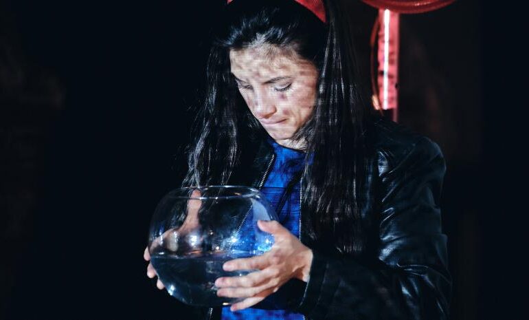“Intentos para deshacerse del dolor”, obra que desmitifica el sufrimiento por amor