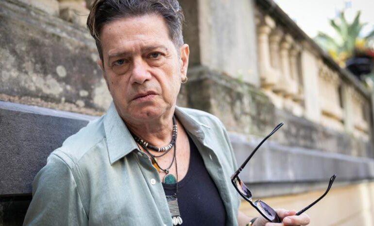 Santiago Auserón culmina el ciclo de ‘Semilla del son’ con un viaje a la esencia en Cuba