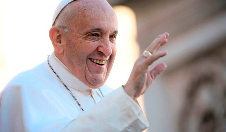 Salud del Papa Francisco mejora, se descarta la presencia de neumonía