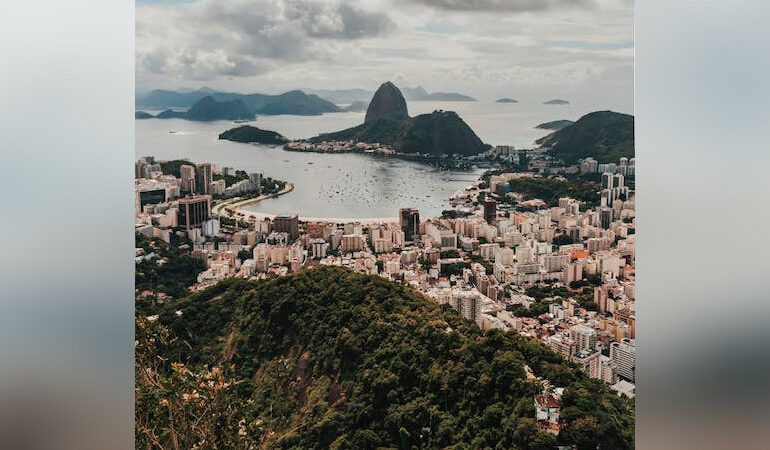 Pierden la vida al menos 11 personas por fuertes lluvias en Río de Janeiro