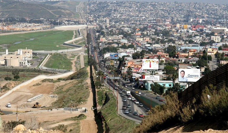 Reabre EEUU 4 cruces fronterizos; Gobierno mexicano celebra decisión