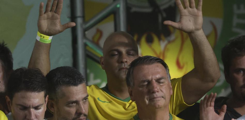 La Policía acusa a Bolsonaro de falsear cartilla de vacunación contra la covid-19