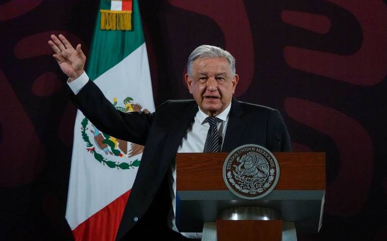 AMLO anuncia un aumento salarial del 10% en promedio para el sector magisterial